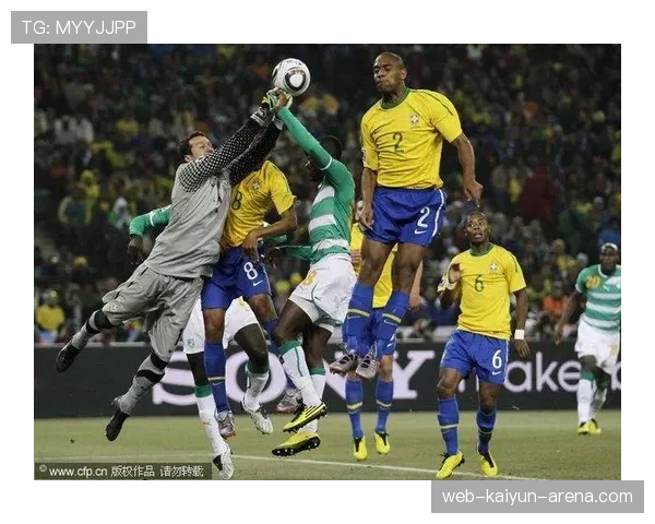 门将出击规则拆解：哪些行为会被判犯规？